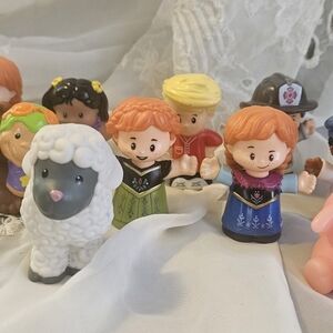Lot Of 10 LITTLE PEOPLE figures